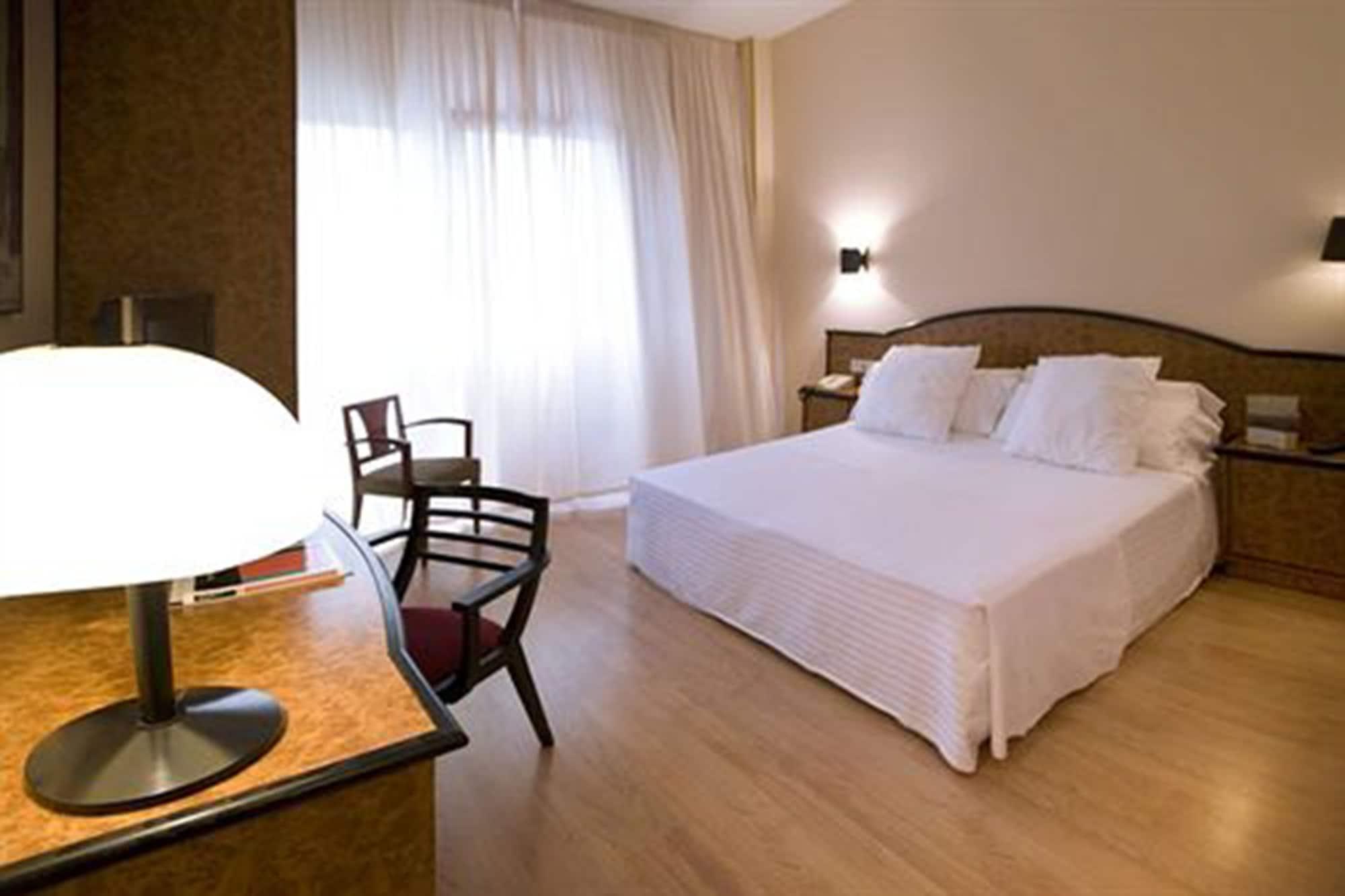 Hotel Air Penedes ヴィラフランカ・デル・ペネデス エクステリア 写真